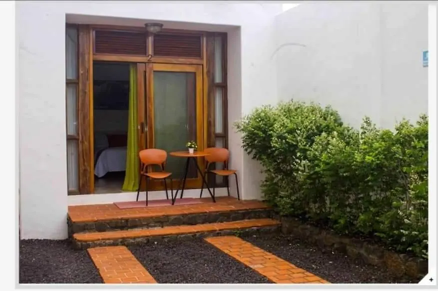 Pensión Hostal Galahouse Puerto Ayora