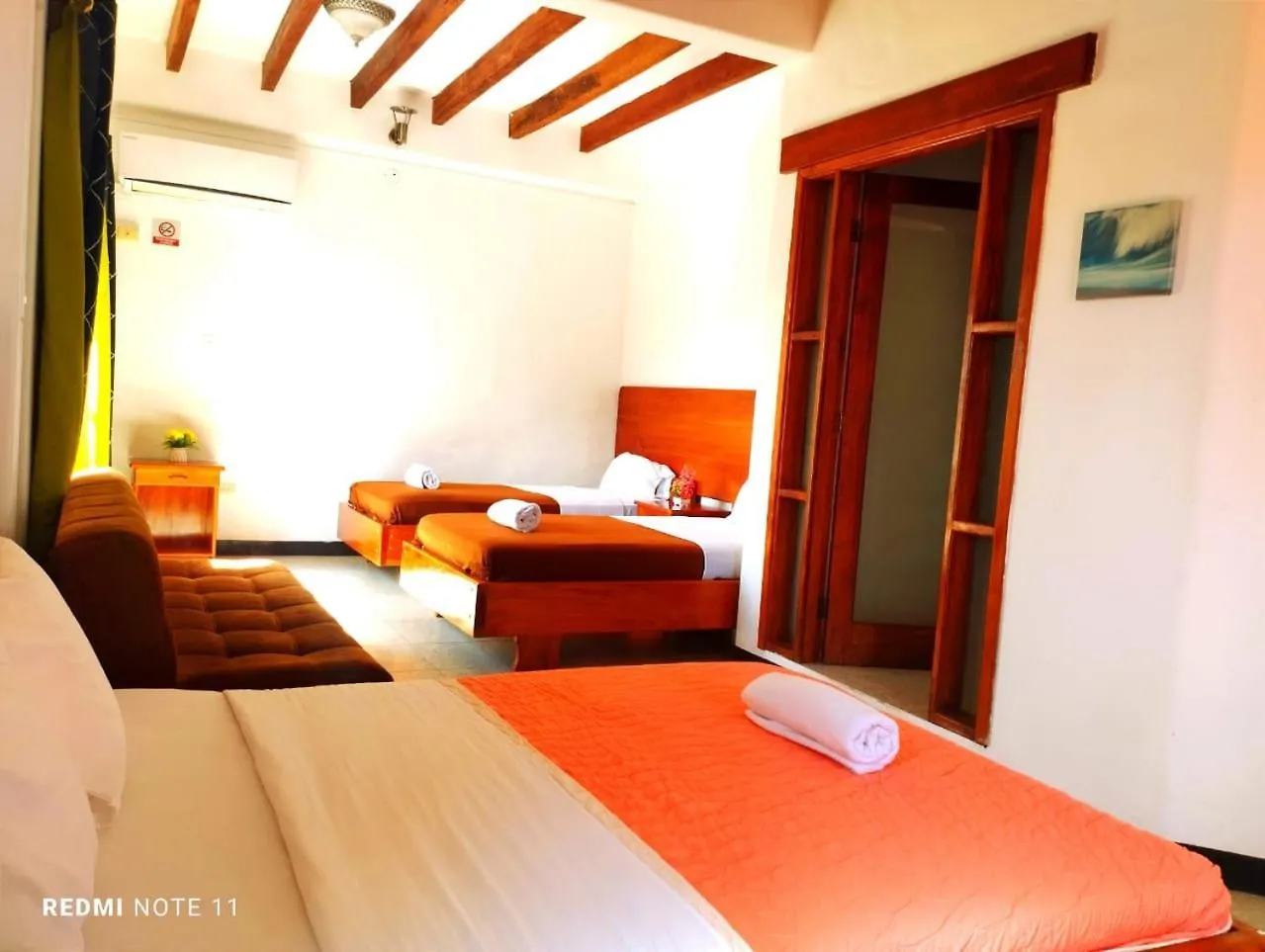 Hostal Galahouse Puerto Ayora  Ecuador
